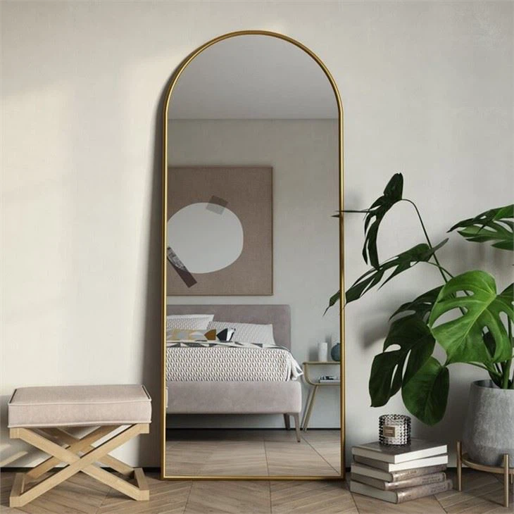 Design Mirror With Irregular Shape